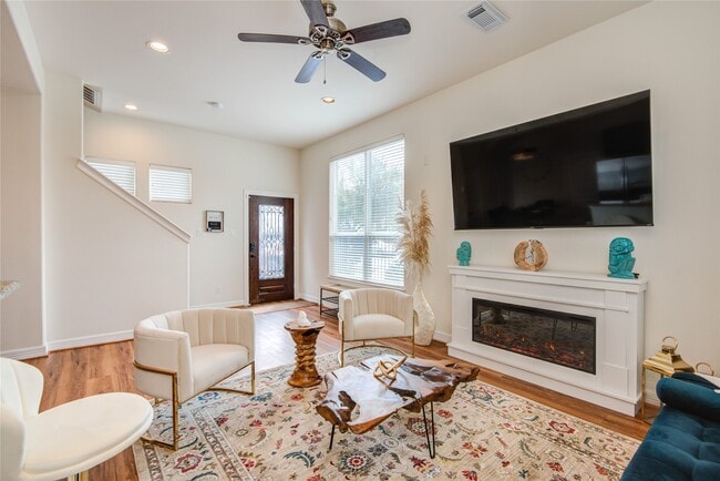 Photo - 738 Link Rd