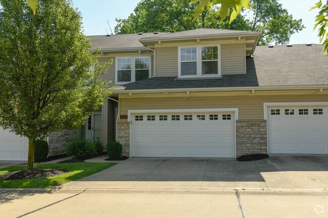 Building Photo - 5845 Crescent Ridge Dr Rental