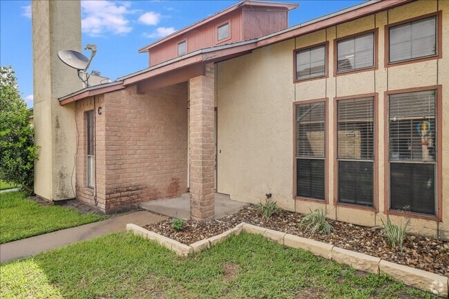 Building Photo - 11205 Willowood Creek Dr Rental