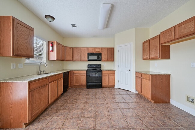 Photo - 17418 Deer Lake Ave