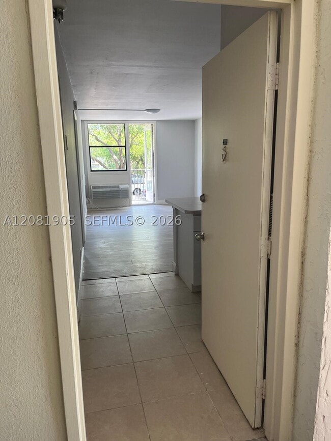 2701 Riverside Dr Unit 203-B