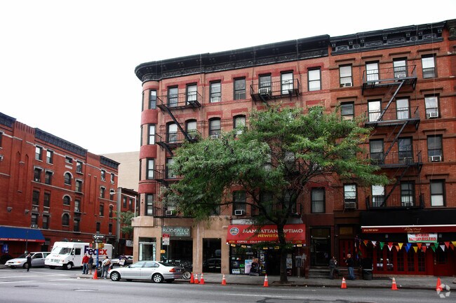Photo - 402 W 50th St