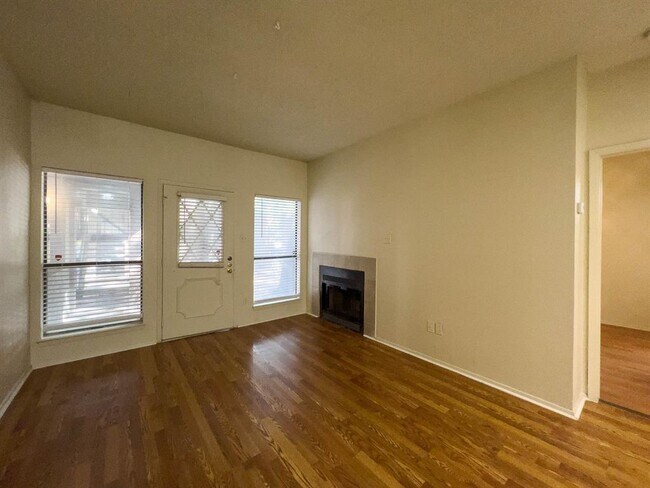 Photo - 806 W 24th St Unit 130