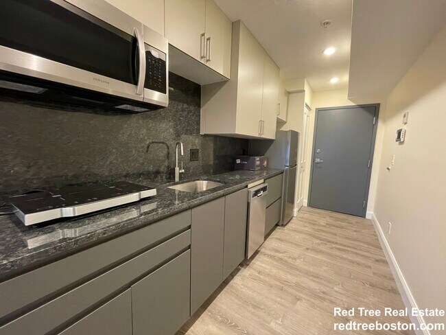 Photo - 1028a Commonwealth Ave Unit 404