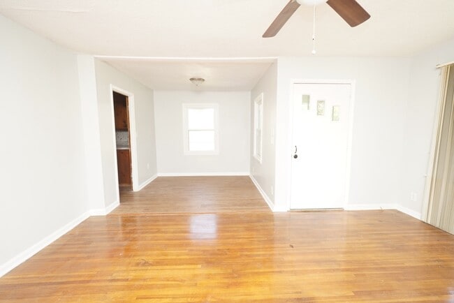 Photo - 4227 49th Ave N
