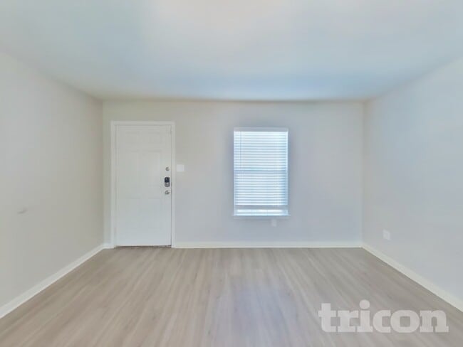 Photo - 12045 Latour Vly