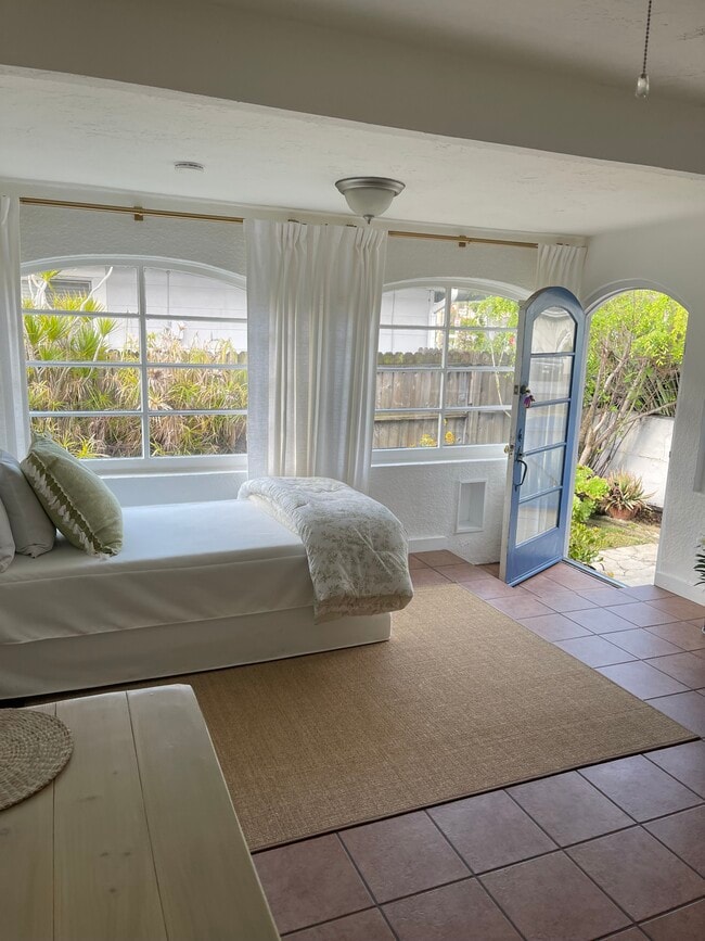 Photo - 1920 Gramercy Ave