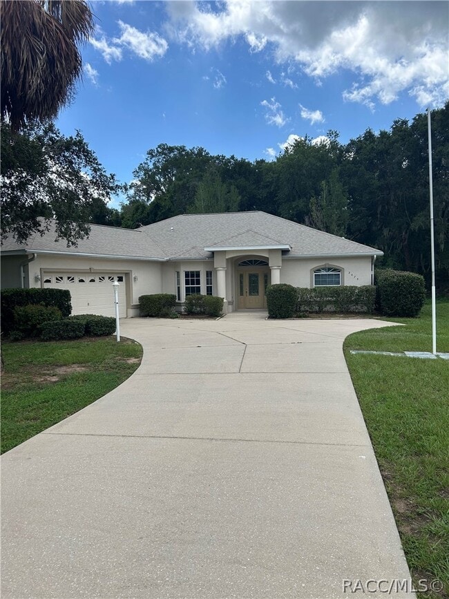 Building Photo - 2675 N Canterbury Lake Dr
