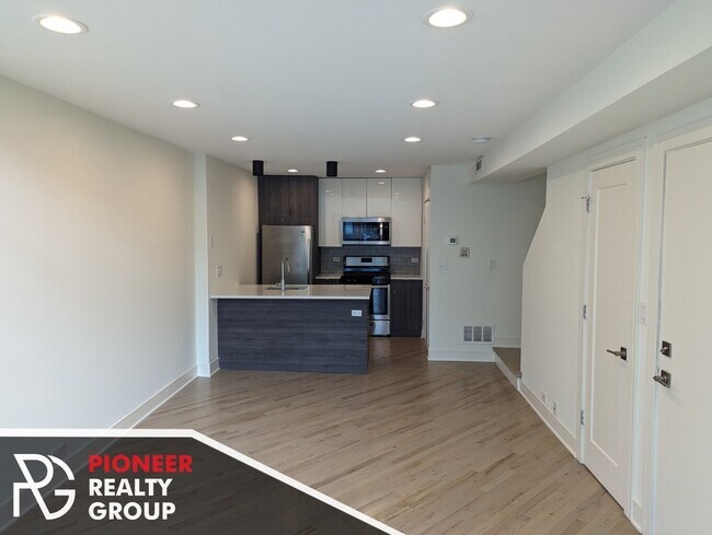 844 W Grace St Unit 2