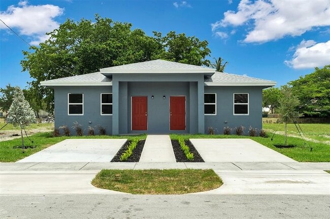 Building Photo - 2451 NW 21st St Rental