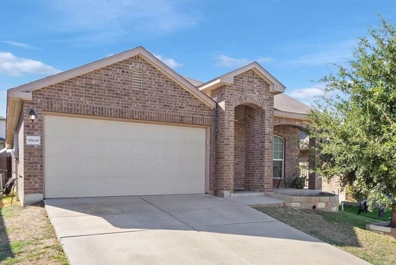 3-bedroom 2-bathroom home located in Yowell Ranch! - 3-bedroom 2-bathroom home located in Yowell Ranch!