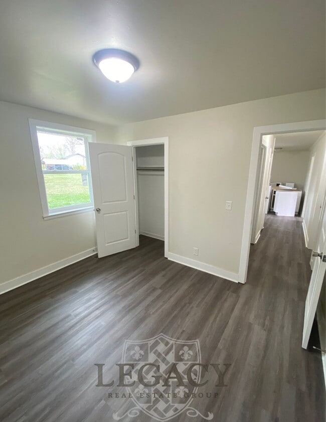 Photo - 7104 White Oak Dr