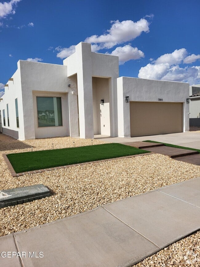 Building Photo - 13865 Lorenz Ave Rental