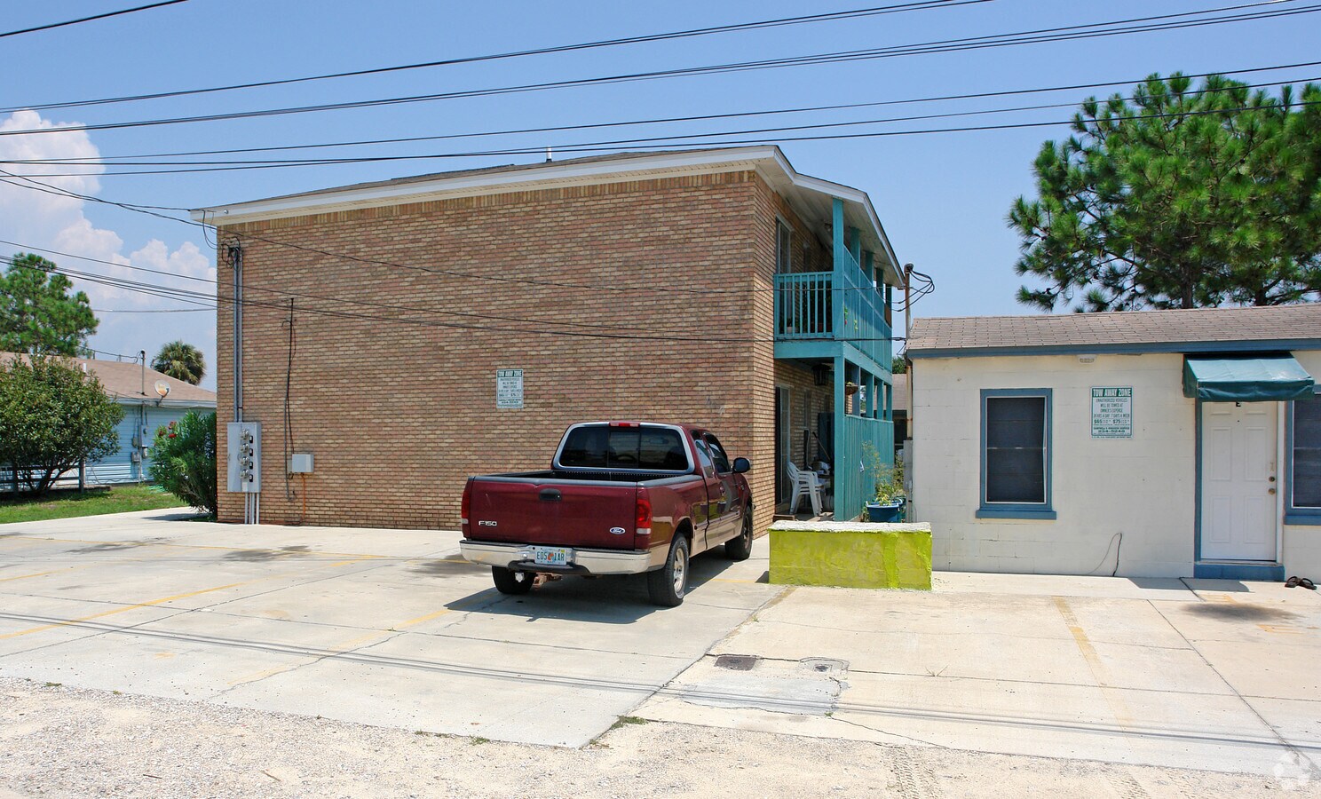 Photo - 617 Gardenia St