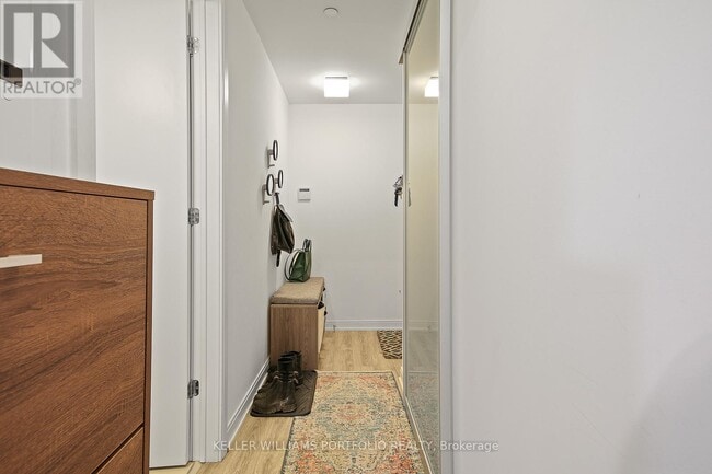 Photo - 42 Charles St E Unité 1409