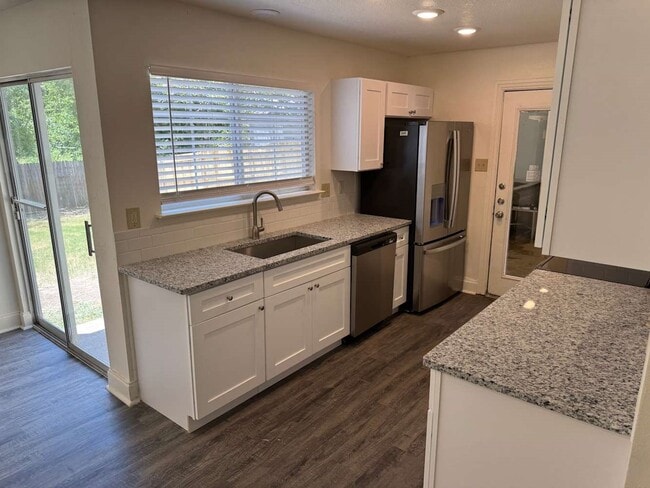 Photo - 7509 Creekfall Dr