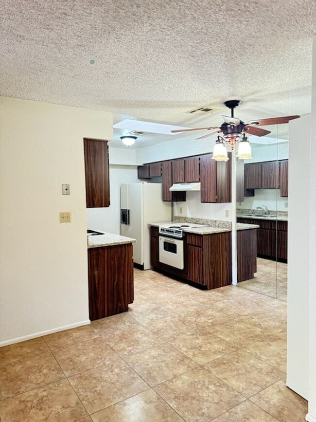 Photo - 2 Bedroom Chandler Condo Rental Unit 97 N Cooper Rd #91