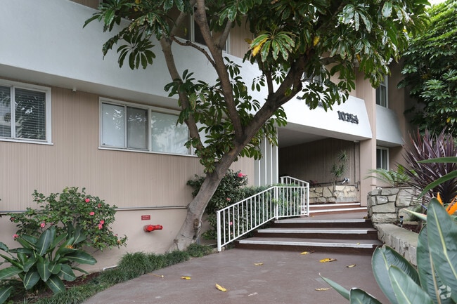 Photo - The Bermuda Apartments