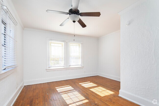 2BR, 1BA - 762SF - Silverado