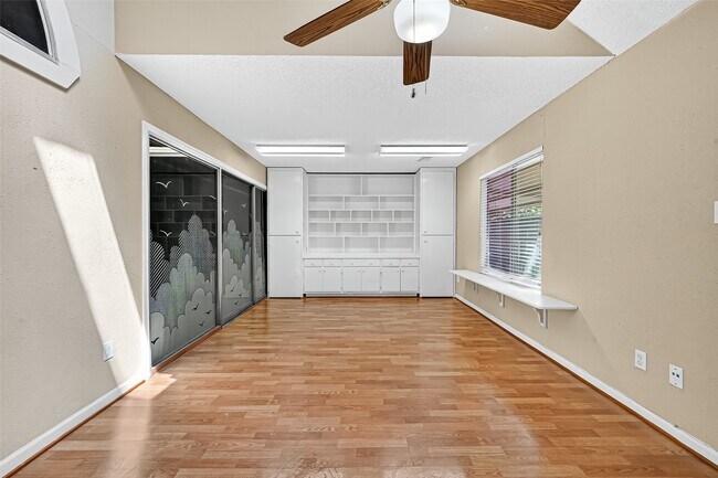 Photo - 1535 Beaconshire