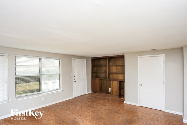 Photo - 3205 Hanover Dr