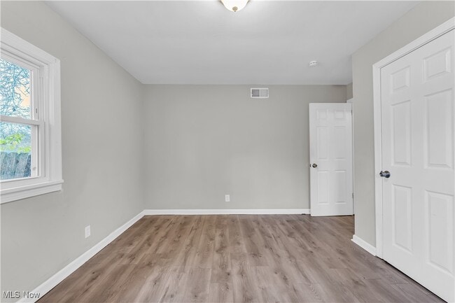 Building Photo - 1092 Peerless Ave