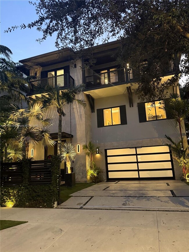 Photo - 3554 W Glencoe St