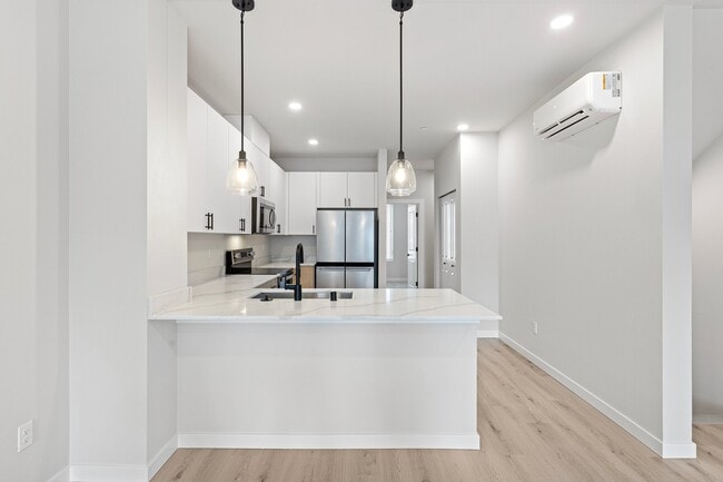 Photo - 16124 Cascadian Way