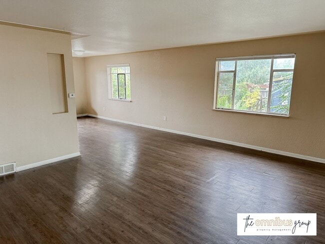 Building Photo - Hazel Ct Unit #1