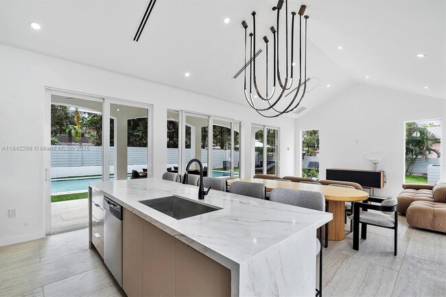 Photo - 58 NE 45th St