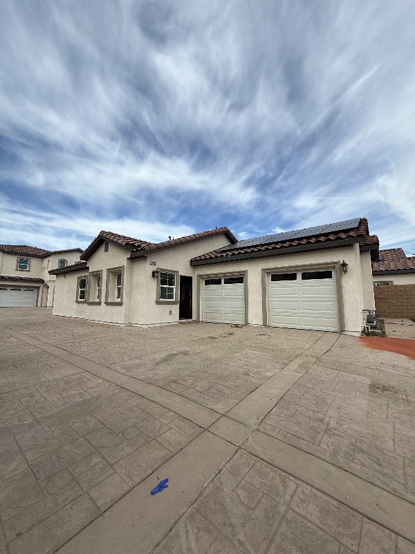 Building Photo - 7398 N Maple Ave