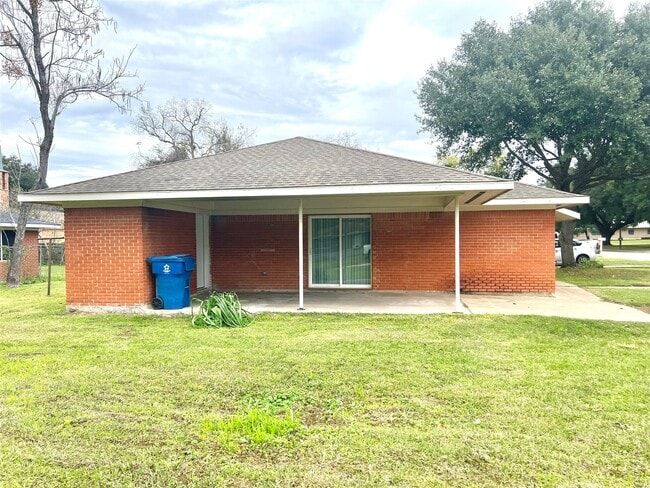 Building Photo - 1045 6th St Rental