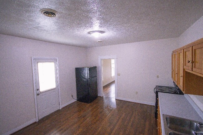 Photo - 510-512 Baltimore St Unit 512