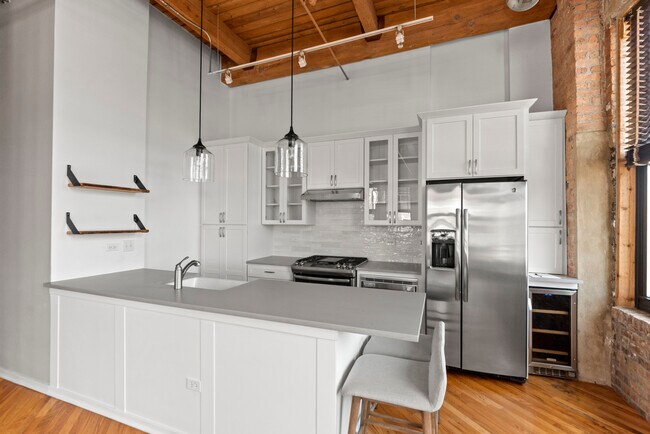Photo - 1040 W Adams St Unit 61O