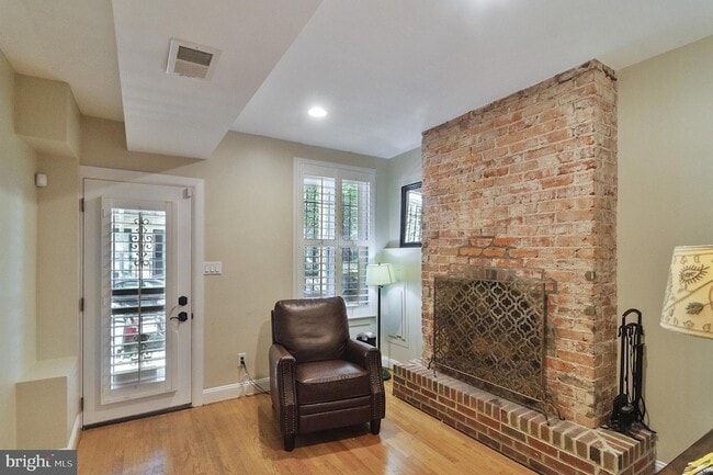 Photo - 2321 17th St NW