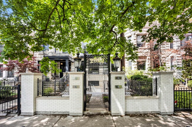 Photo - 2522 N Burling St Unidad 2