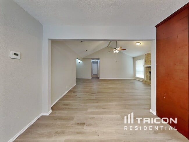 Photo - 14211 Cradlewood St