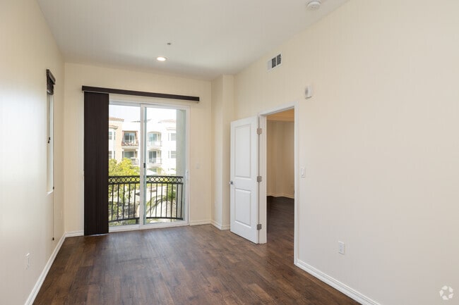 3BR, 2BA -1,280SF - Second Bedroom - Chadron Terrace Garden