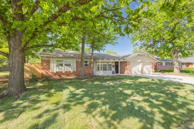 Building Photo - A beautifully renovated 4 bedroom home in The Village!
