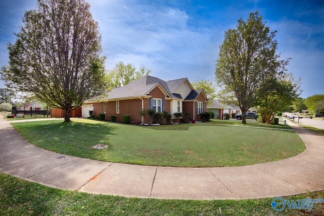 Building Photo - 180 Jarrett Ln