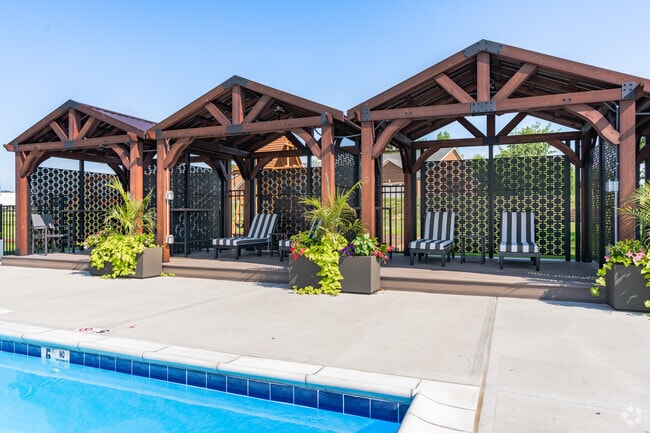 Poolside Lounge