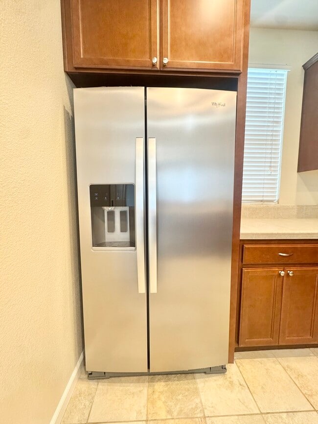 Photo - Beautiful 3 bedroom 2.5 bathroom home for rent in Lincoln!