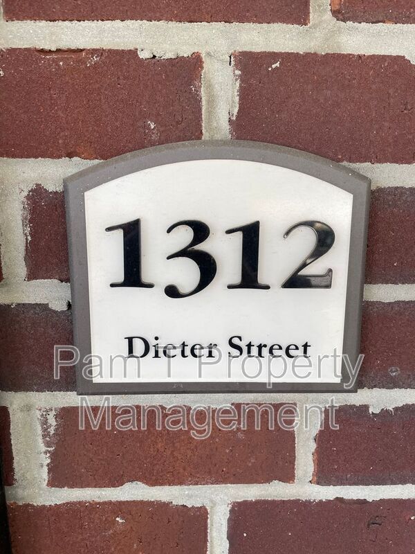 Photo - 1312 Dieter St