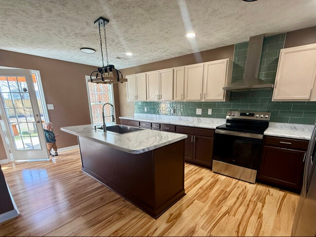 Photo - 2120 Yellowbrick Rd