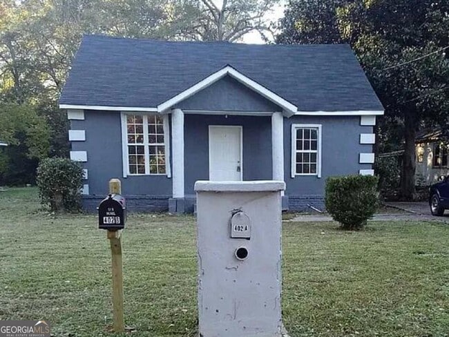 Building Photo - 402 Boulevard St