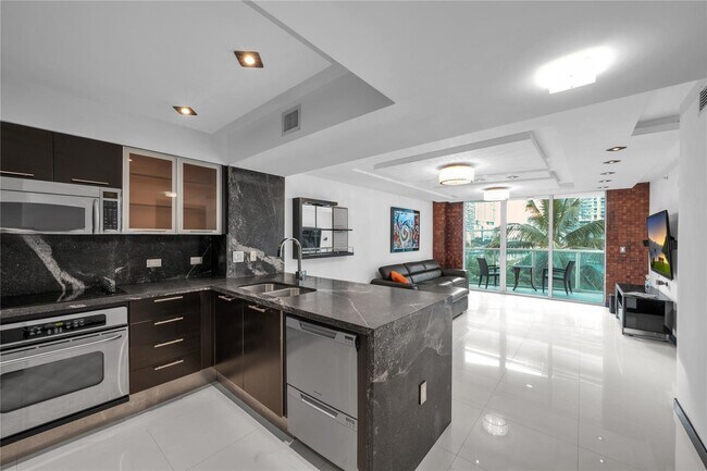 Photo - 31 SE 5th St Unit 407