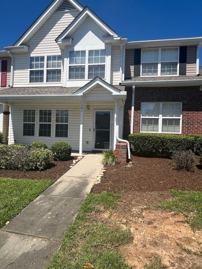 Photo - Charming 3 Bedroom, 2.5 Bath Townhome in Heart of Goose Creek