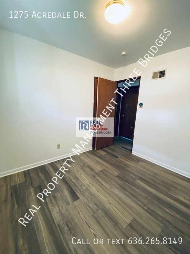 Photo - 1275 Acredale Dr