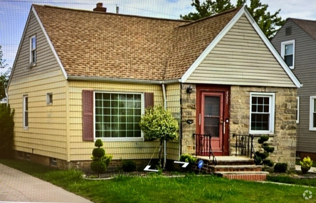 Building Photo - 4205 Harwood Rd Rental