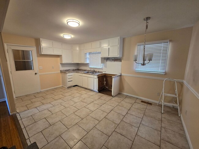 Photo - 4 Bedroom 2 Bathroom Home